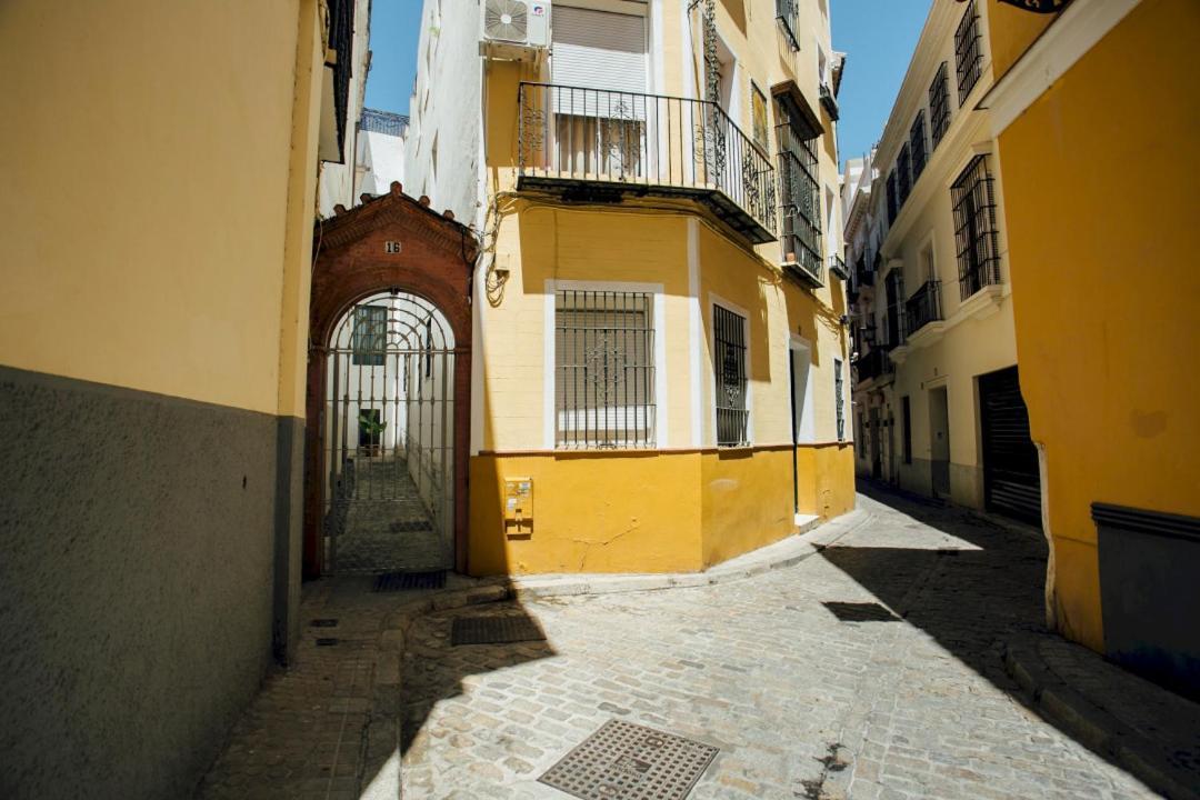 Apartmán Attic With Terrace- 1Bd 1Bth- Corral Del Rey Sevilla Exteriér fotografie