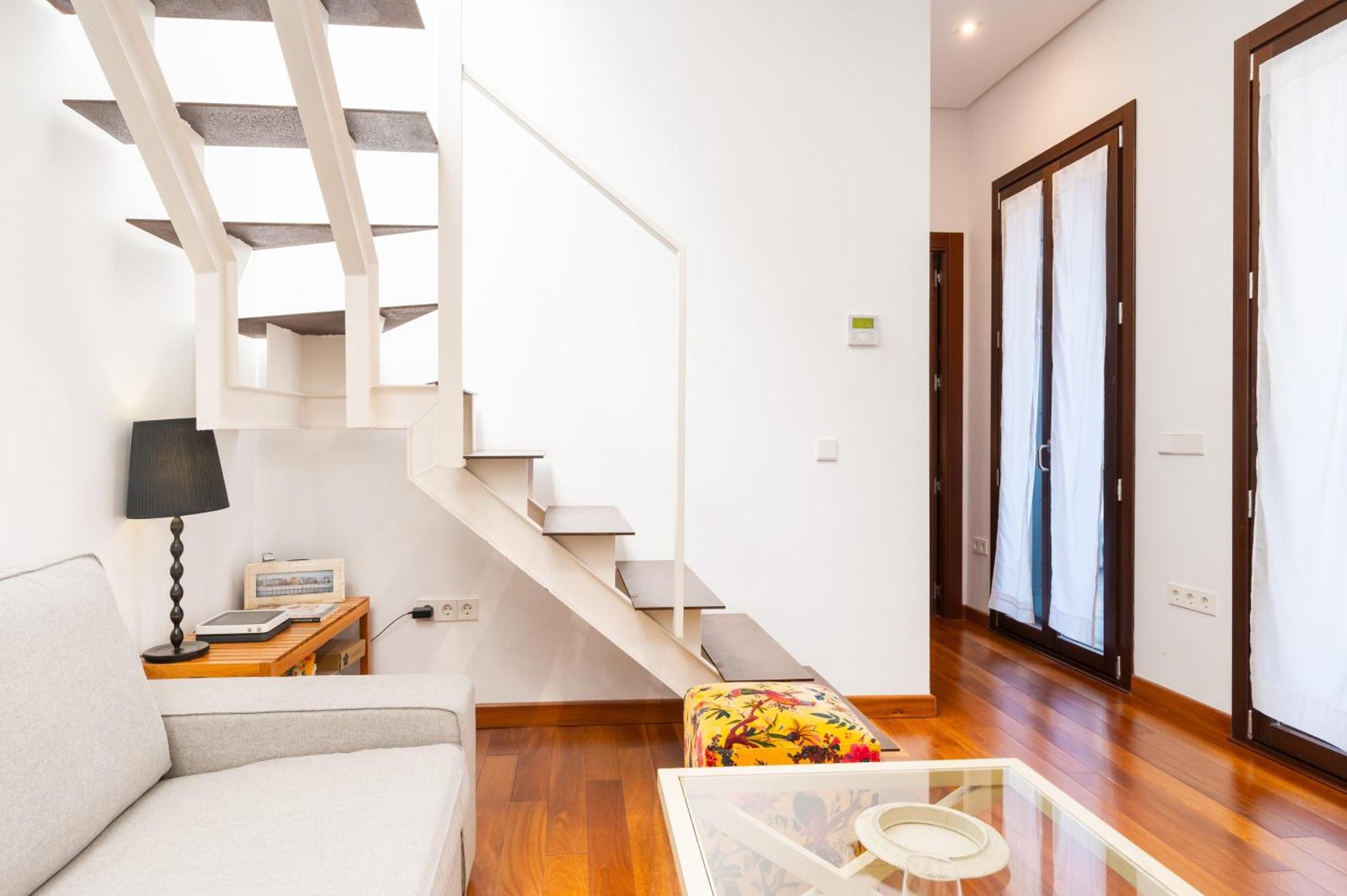 Apartmán Attic With Terrace- 1Bd 1Bth- Corral Del Rey Sevilla Exteriér fotografie