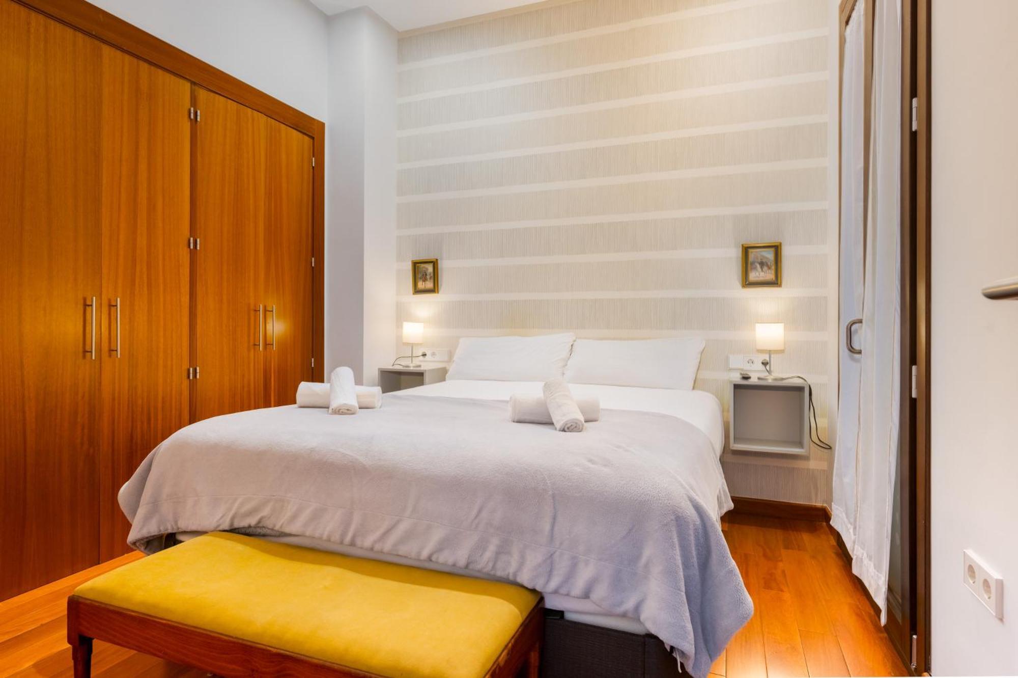 Apartmán Attic With Terrace- 1Bd 1Bth- Corral Del Rey Sevilla Exteriér fotografie