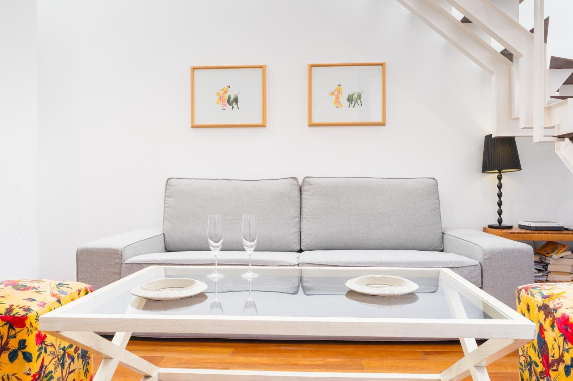 Apartmán Attic With Terrace- 1Bd 1Bth- Corral Del Rey Sevilla Exteriér fotografie