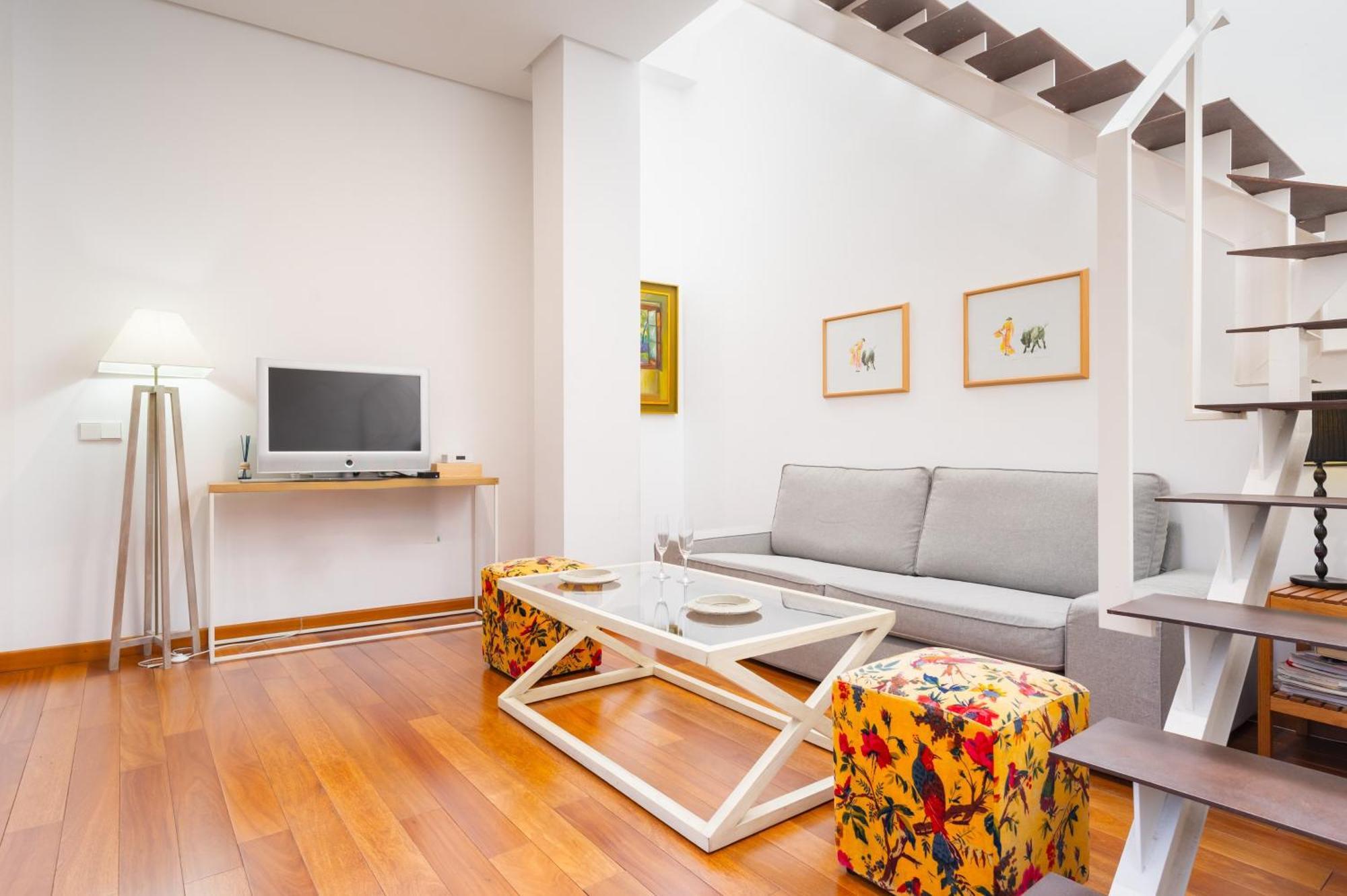 Apartmán Attic With Terrace- 1Bd 1Bth- Corral Del Rey Sevilla Exteriér fotografie